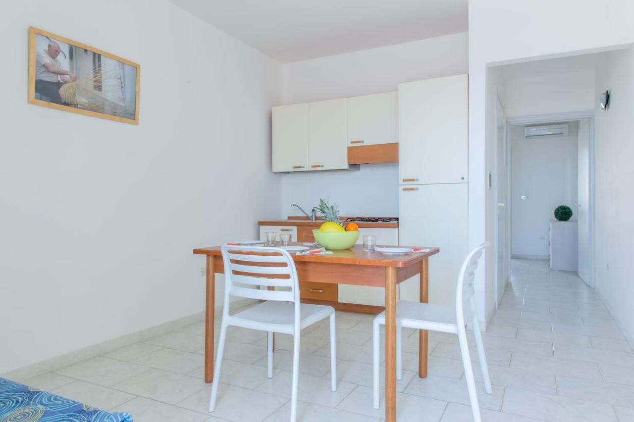 Spiaggia Bianca Apartments Torre Vado Exterior photo